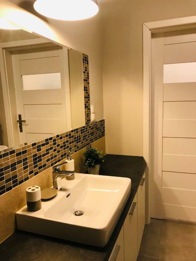 Bird House Apartment In The City Center クラクフ エクステリア 写真