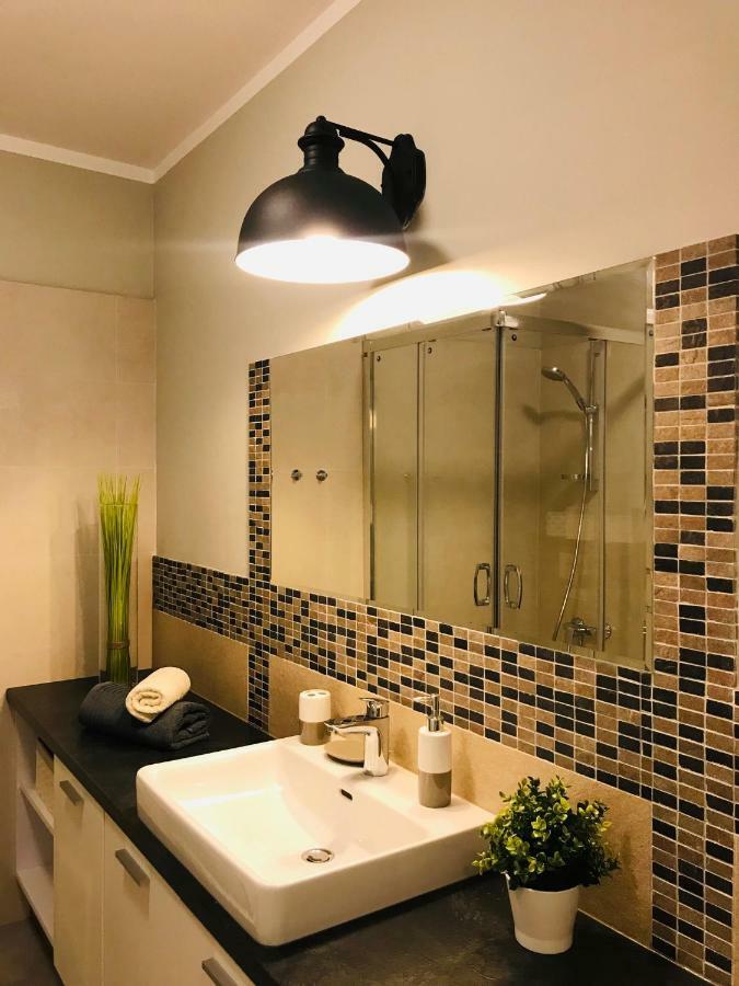 Bird House Apartment In The City Center クラクフ エクステリア 写真